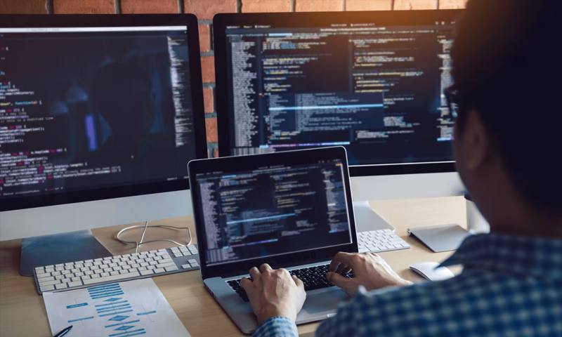 数据科学选型:R与Python如何赋能江口县网站建设?